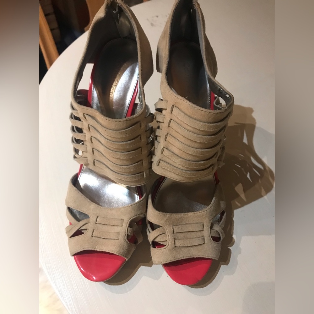 Calvin Klein womens tan suede heels 8 1/2